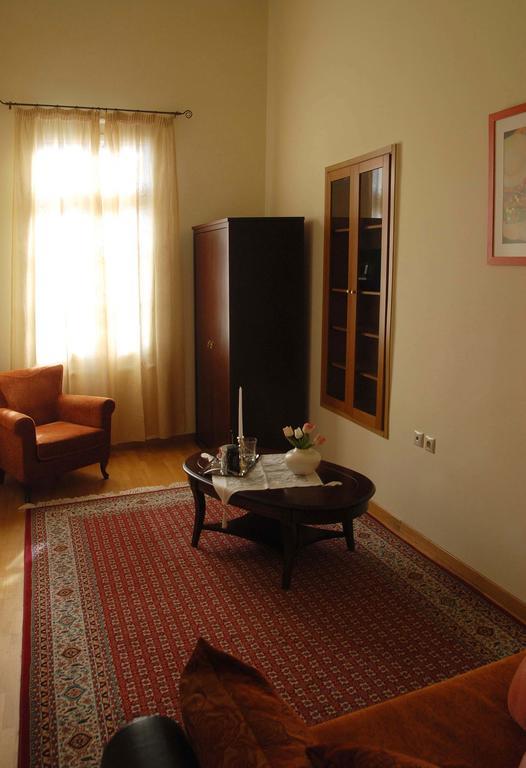 Allotino Pension Nafplio Bagian luar foto